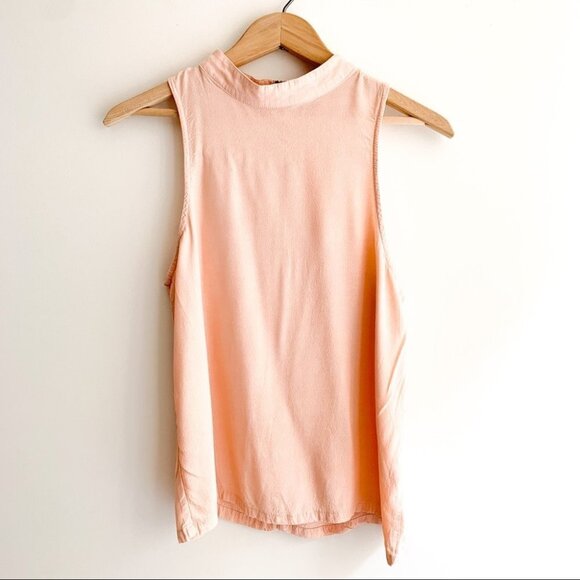 Revolve MINK PINK Women’s Mock Neck Tank Top Blouse Crepe Half Zip Pink Size M - Picture 4 of 15